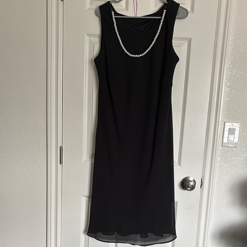 Elegant Black Sleeveless Dress